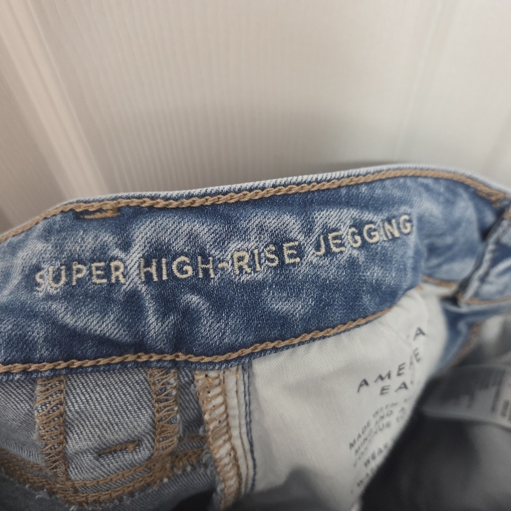 American Eagle Next Level Stretch Super High Rise Ripped Jegging Size 4 Regular - Picture 10 of 14